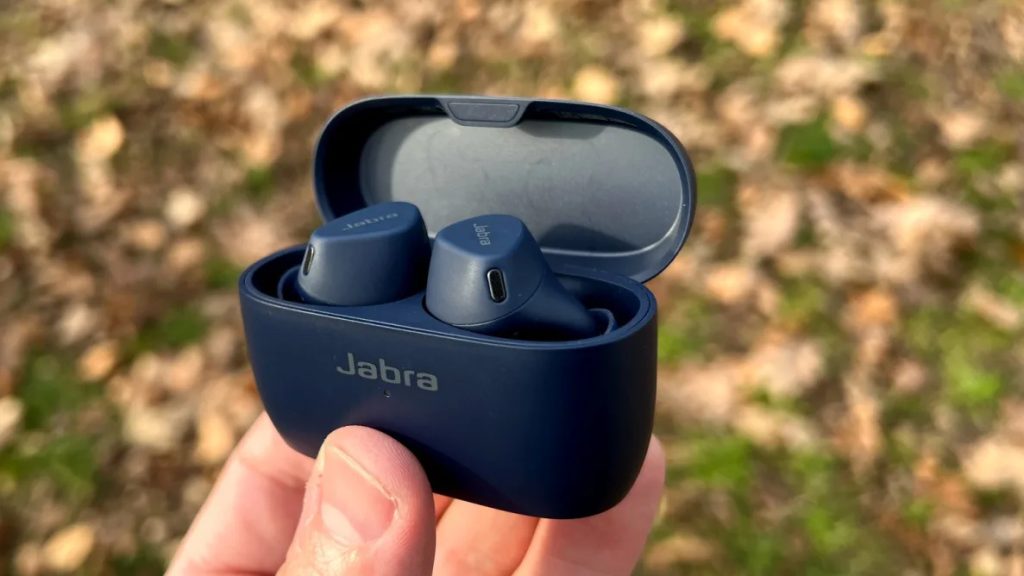 how to connect jabra earbuds to iphone