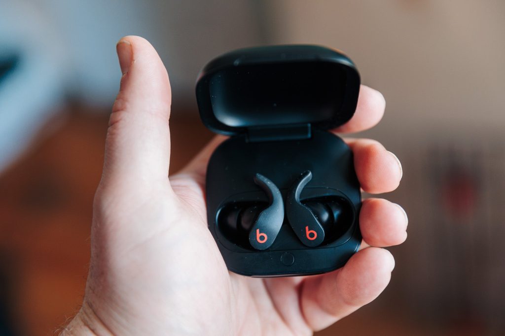 how to pair beats earbuds